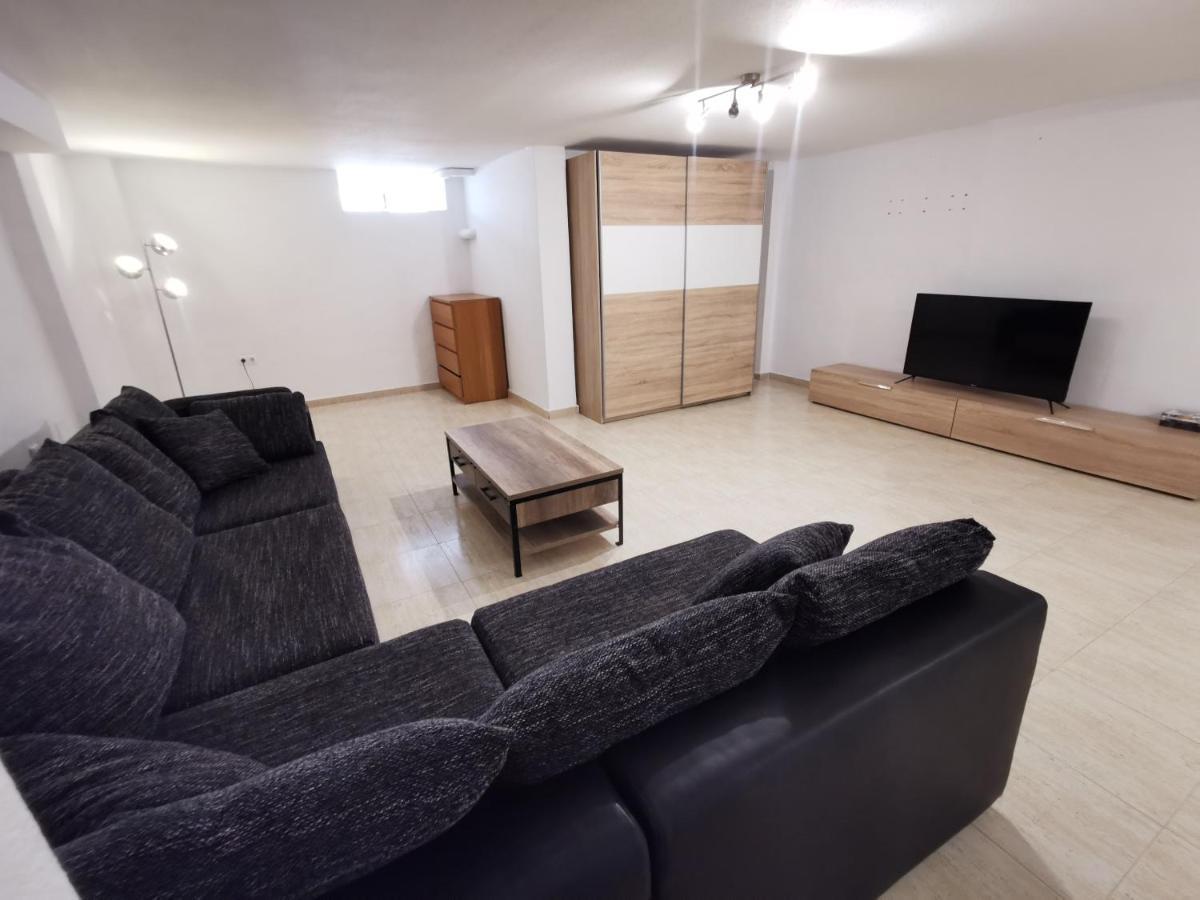Spacious Villa With Private Pool And Beach Views El Moncayo Екстериор снимка